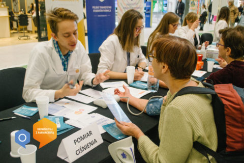 Profesjonalne szkolenia wolontariuszy “Skonsultuj z Farmaceutą – Cukrzyca” – PierwszyStół.pl